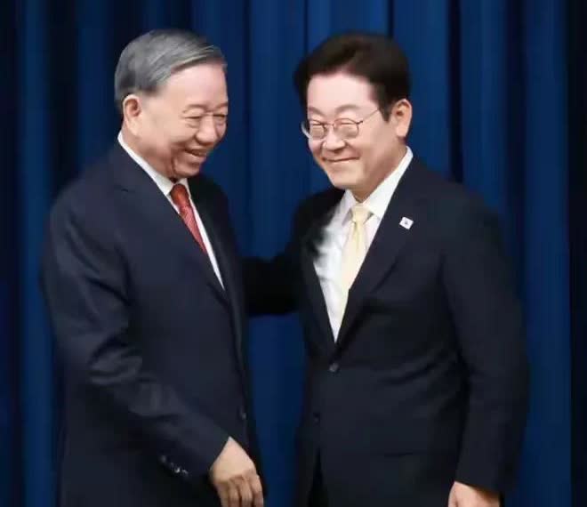 越南领导人苏林与韩国总统李在明举行会晤，双方重点围绕高铁建设合作展开讨论。当前，