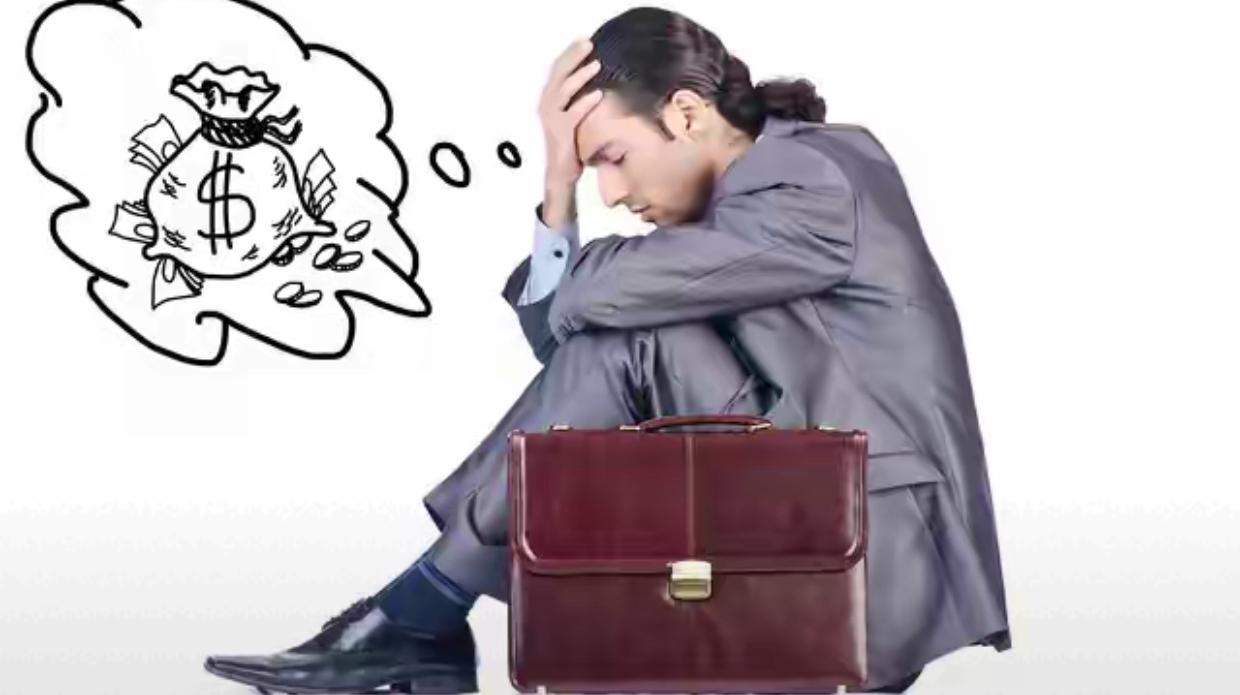 没钱能有多可怕？一句话：它能把人逼到墙角，连喘气的机会都不给。有些家庭一穷，