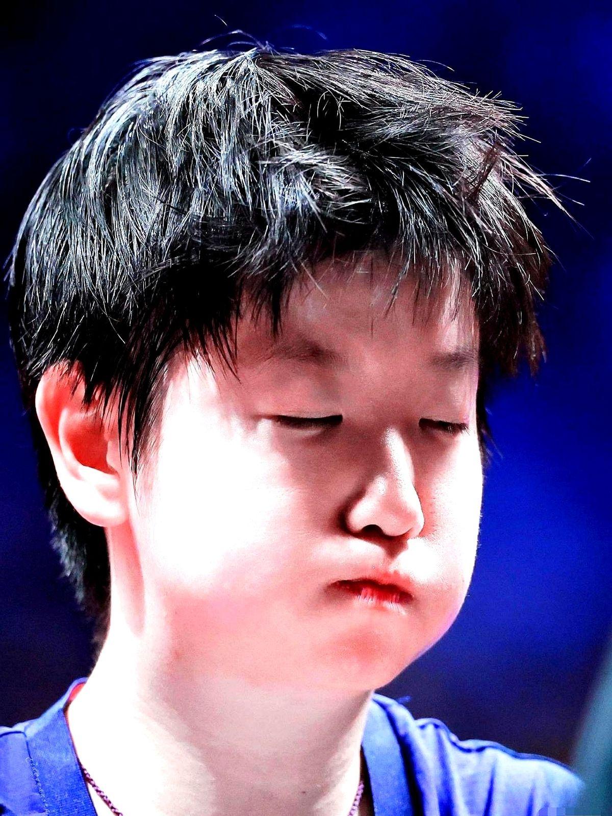 球迷们称为四火哥四火哥直播分析王曼昱赢球，说可能是继科哥在背后点拨了。继科哥