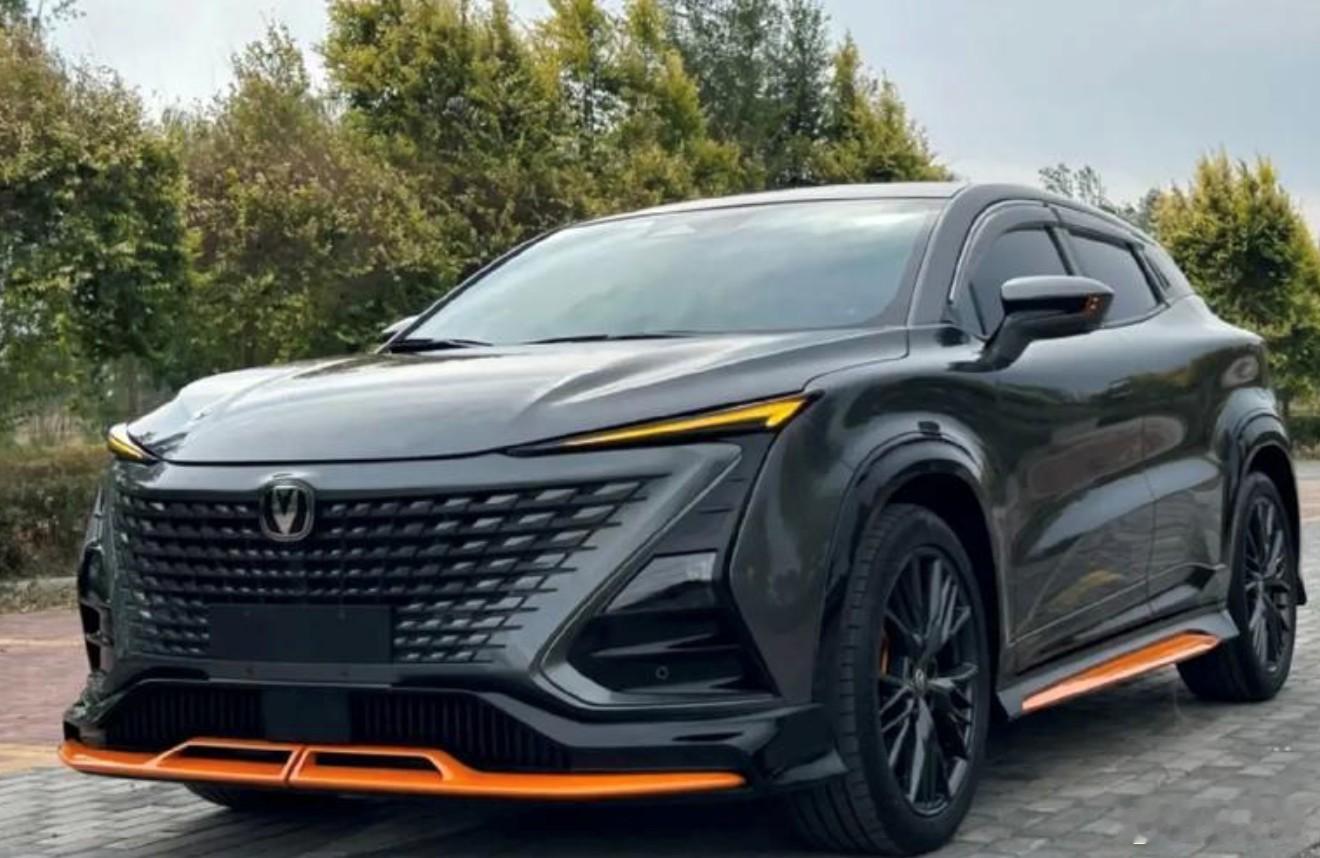 长安UNI引力域未成为独立子品牌，是基于成本、风险与战略的理性选择。其定位为冲击