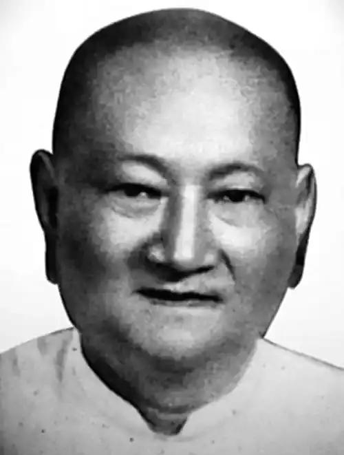 1949年，上海解放后，我党准备清算青帮老大，助手问陈老总：还有个叫顾竹轩的怎么