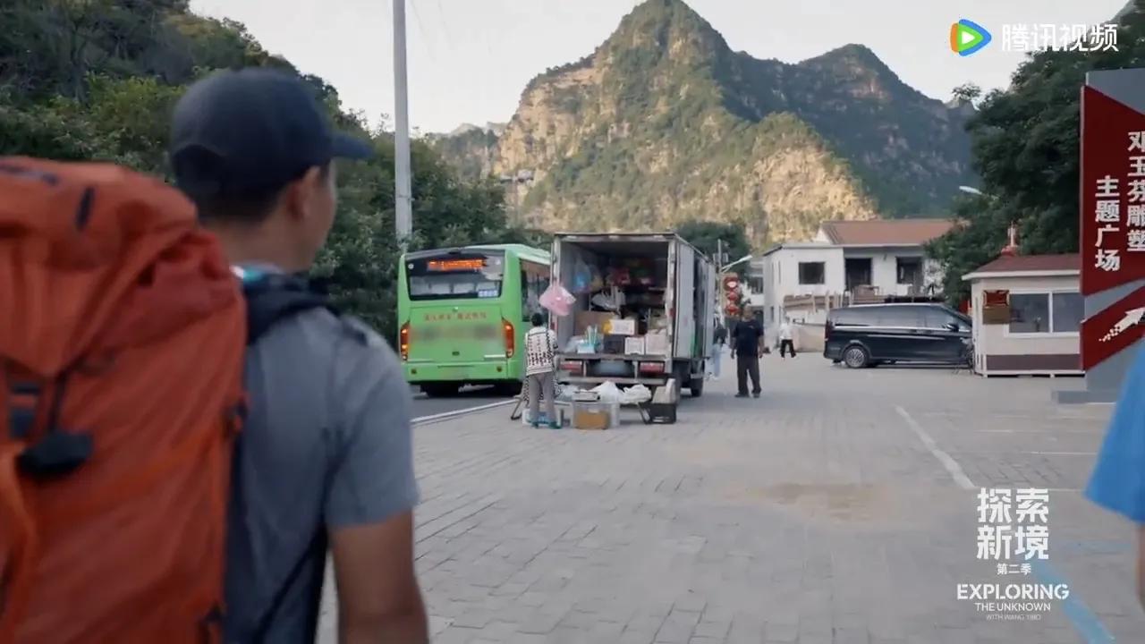 岩壁酷盖秒变菜场乖崽，王一博的反差萌太戳人谁能拒绝一个在岩壁上叱咤风云，转