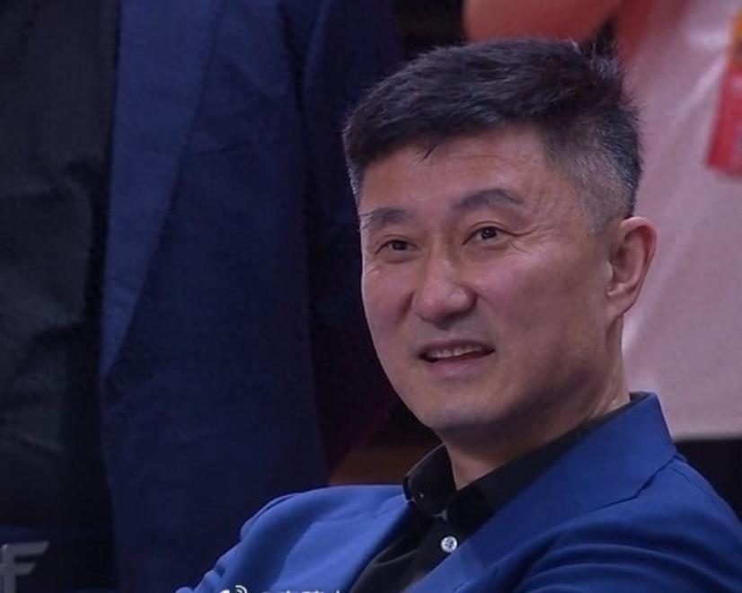 杜峰一招制敌，彻底废了徐昕，这是徐昕不被重用的原因！G1广东队主场惨败给广州队