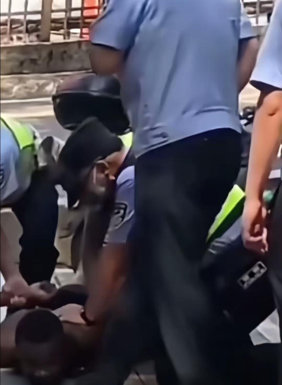 在中国土地上摆“外国特权”？醒醒！现在早不是你耍横就能蒙混过关的年代了！外