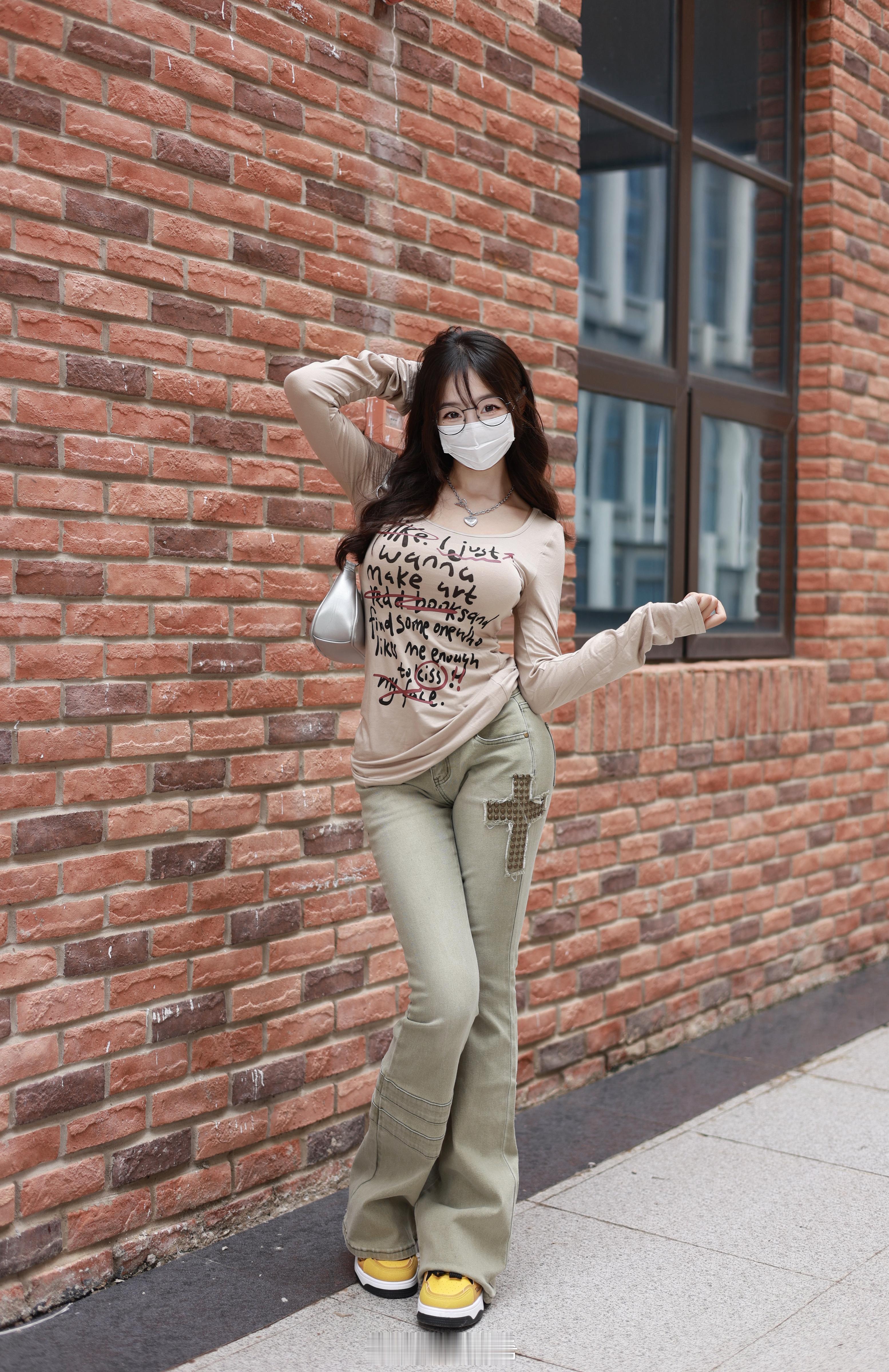 出门把把妹…​​​