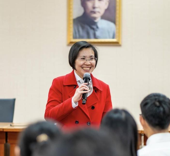 得寸进尺了吧！陈见贤已辞新竹党部主委徐欣莹：问题不在辞不辞！为平息徐欣莹所