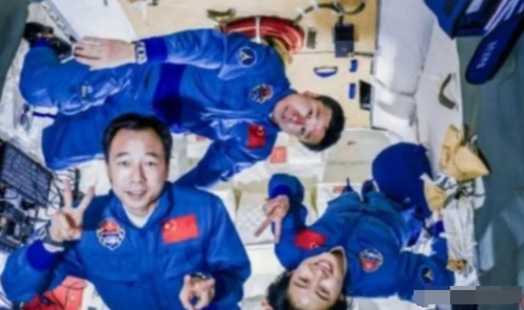 为什么大家都不提中国空间站了？没脸提，跟国际空间站差距太大，但不是中国空间站拿不