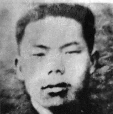 ☁1952年，志愿军战士倪祥明睡不着，干脆爬起来去巡逻。突然，山脚下传来金