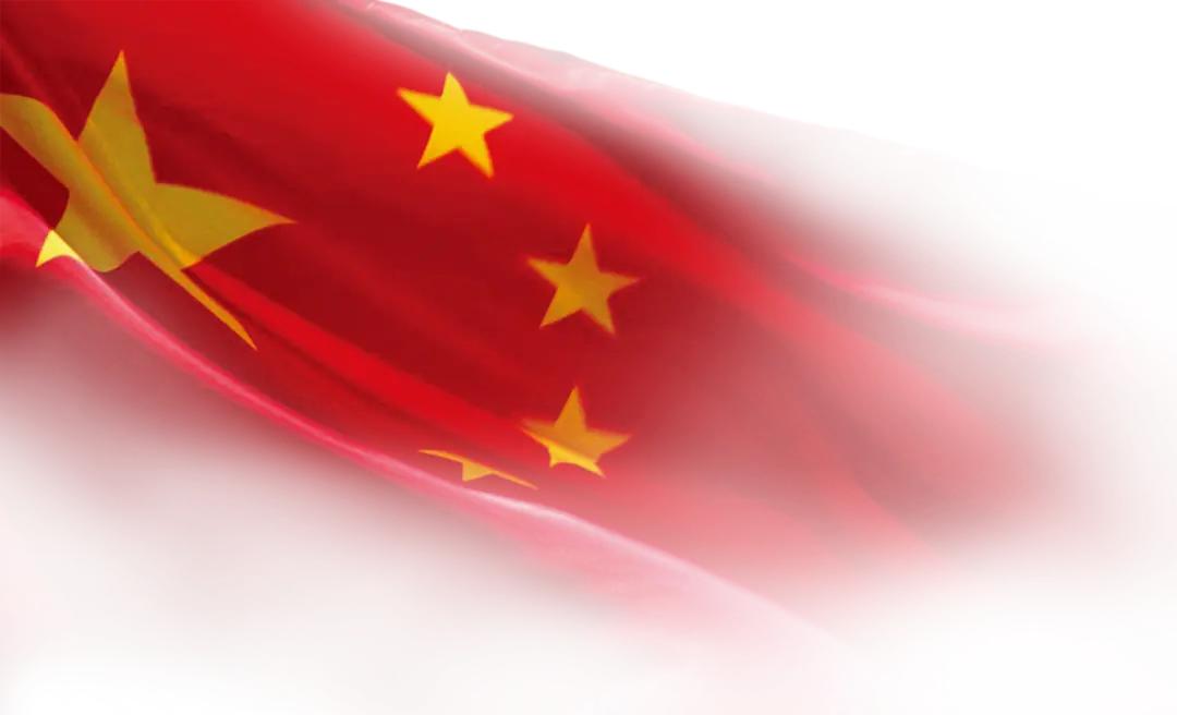 美国军舰刚经过台湾海峡，没想到解放军突然证实了一个大消息，这引起外媒格外的关注！