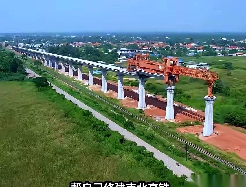 砸了670亿美元，画了一张1500公里的超级大饼，结果满世界抛媚眼，硬生生把自己