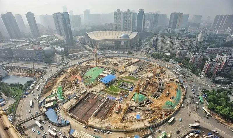 最近，一个准备出国干工程的朋友分享了自己的经历。他原计划去南美洲的巴西或墨西哥干