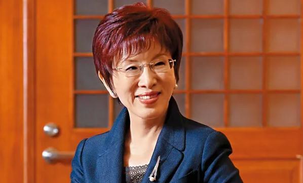 眼看郑丽文民调飙到66%，国民党那帮“大佬”，直接放手一搏要把郝龙斌这个民调仅5