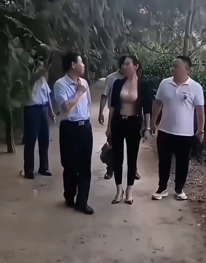 这样的女人一看就不简单。