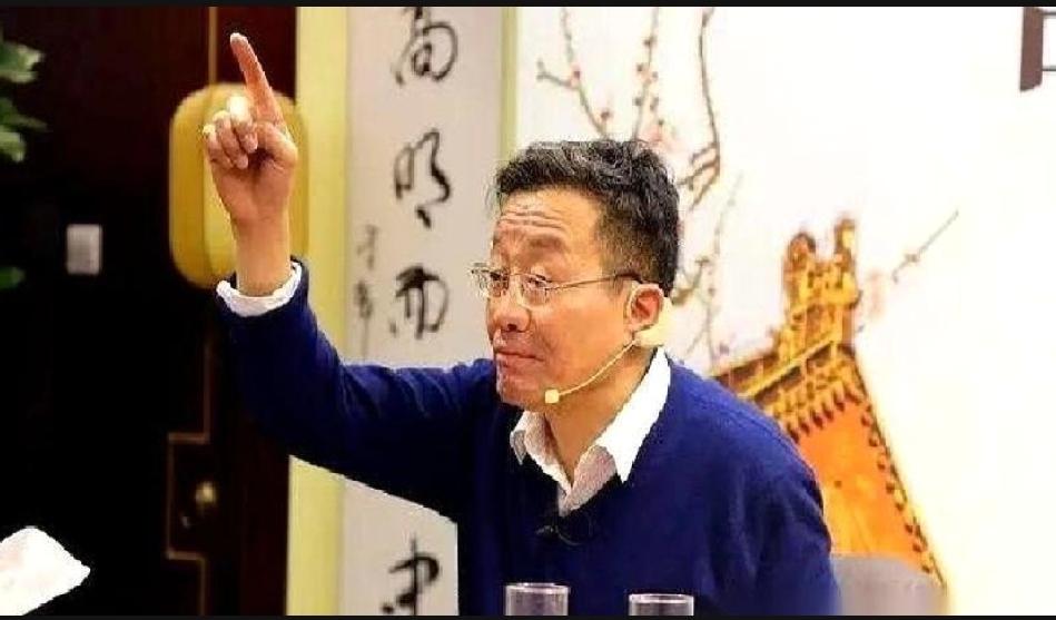 很多人都在说：“努力赚钱就能解决一切问题。”其实都错了。真正的问题，是人与人