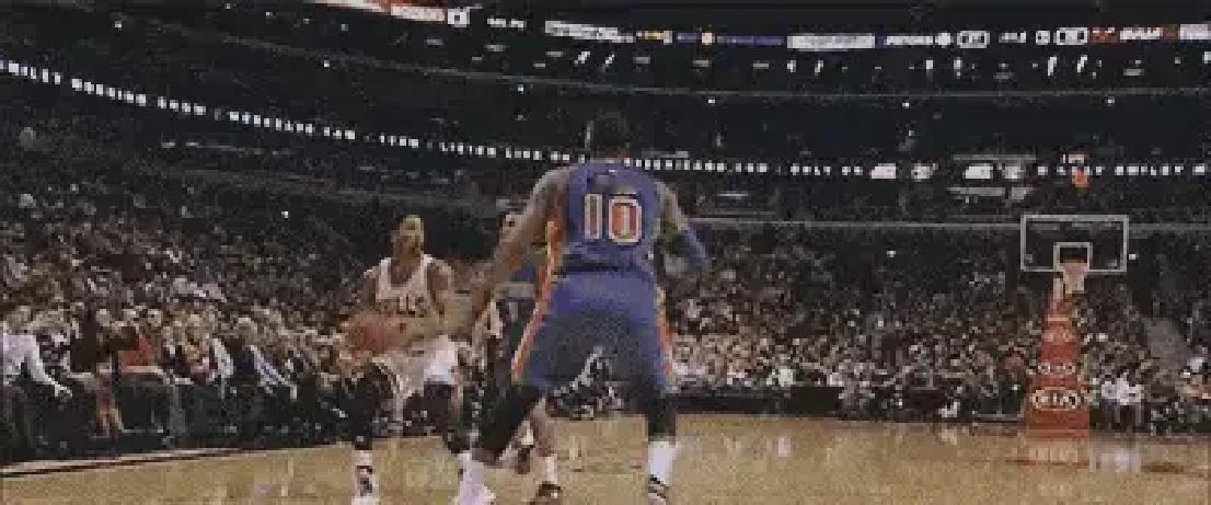 霍华德这身体，当年真是老天爷追着喂饭。跳得高，力量足，站在那里就是一座山。篮板王