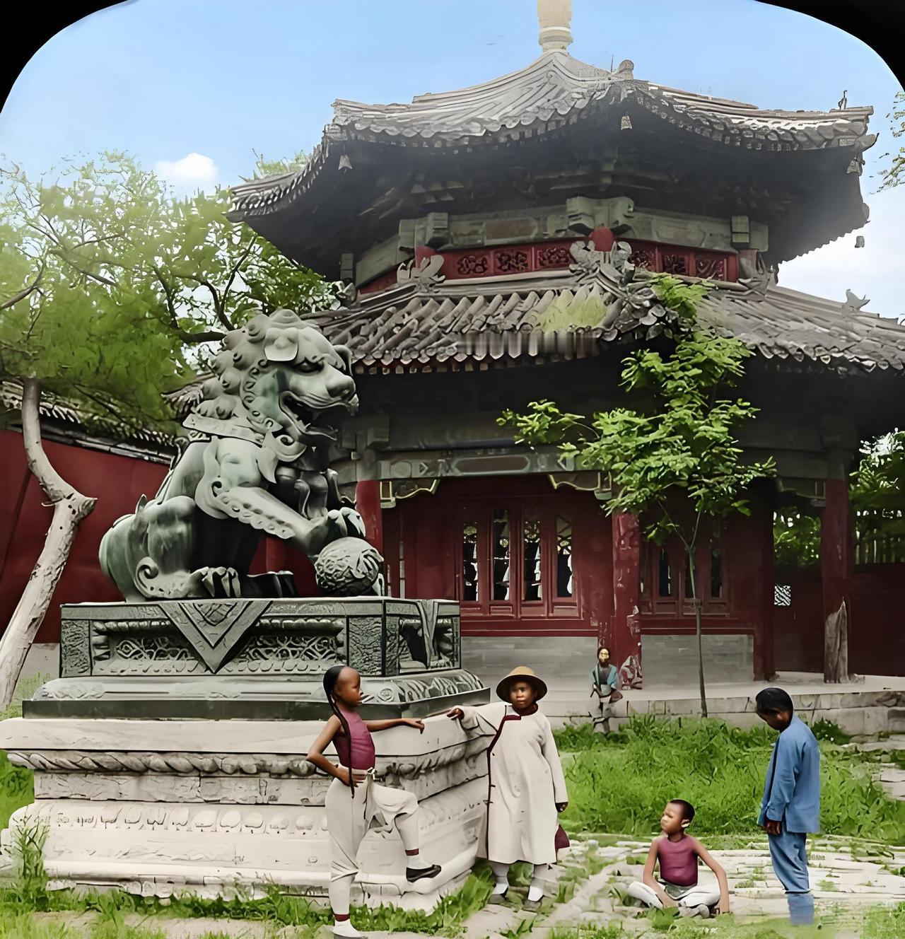 这是一张记录晚清时期北京天坛北坛区域的珍贵老照片，拍摄于19世纪末至20世纪初（