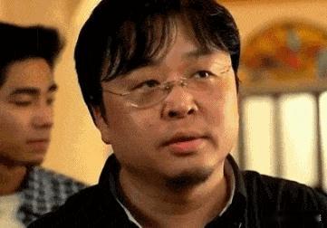 今天为什么大跌，很多人是懵逼的！刀锋马后炮总结下原因：1、一是美国那边有两家银行