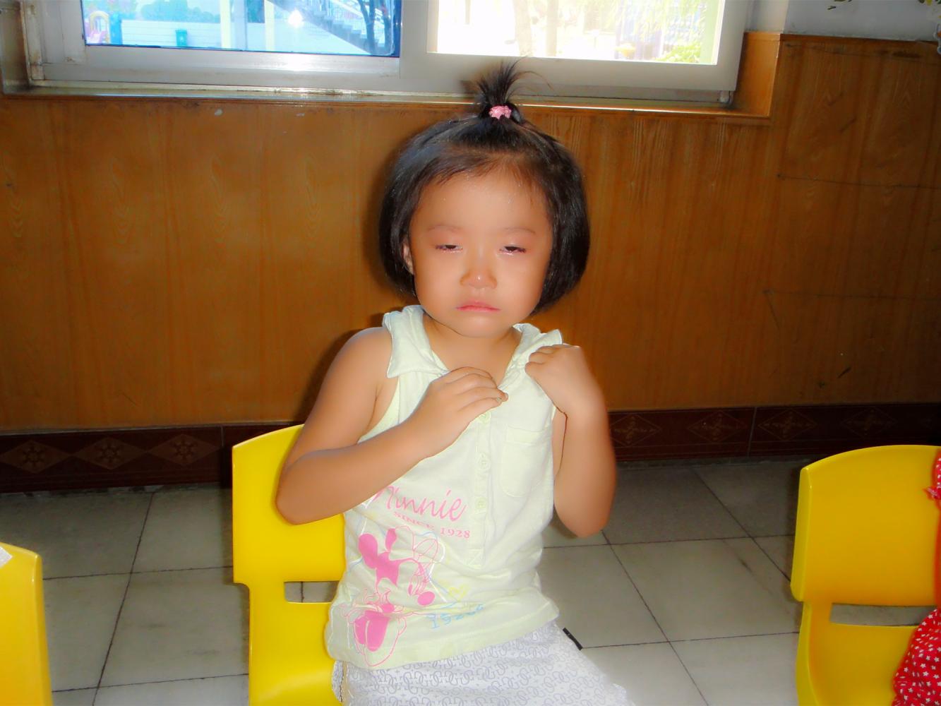 孩子要邻座小孩玩具撒泼打滚, 亲妈的一句话, 乘客纷纷夸赞其情商高
