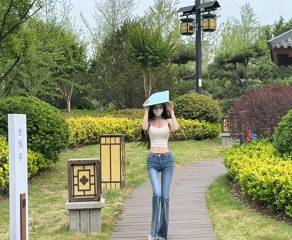 老板说以后上班必须穿工装