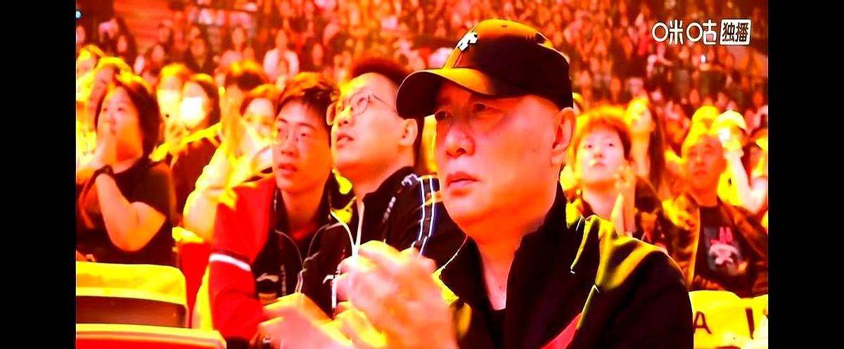 5比11，莎莎差点被打懵！镜头里她连喘三口大气，甩手那一下不是泄气，是把“轻敌