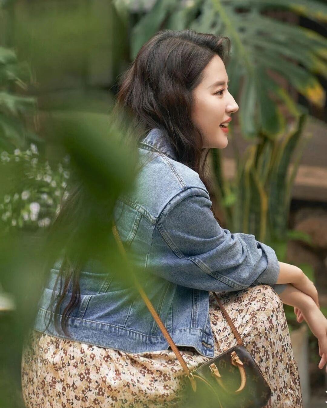 别忙着嫁人，女生最先要做的是挣钱过日子很多姑娘总盼着依靠婚姻过上好日子，其实现实