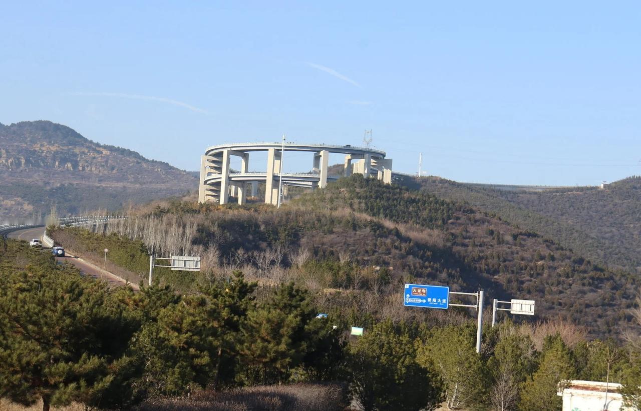 太原·天龙山公路｜今日实况自驾天龙山公路，山路十八弯感叹我国的建筑师是多么的