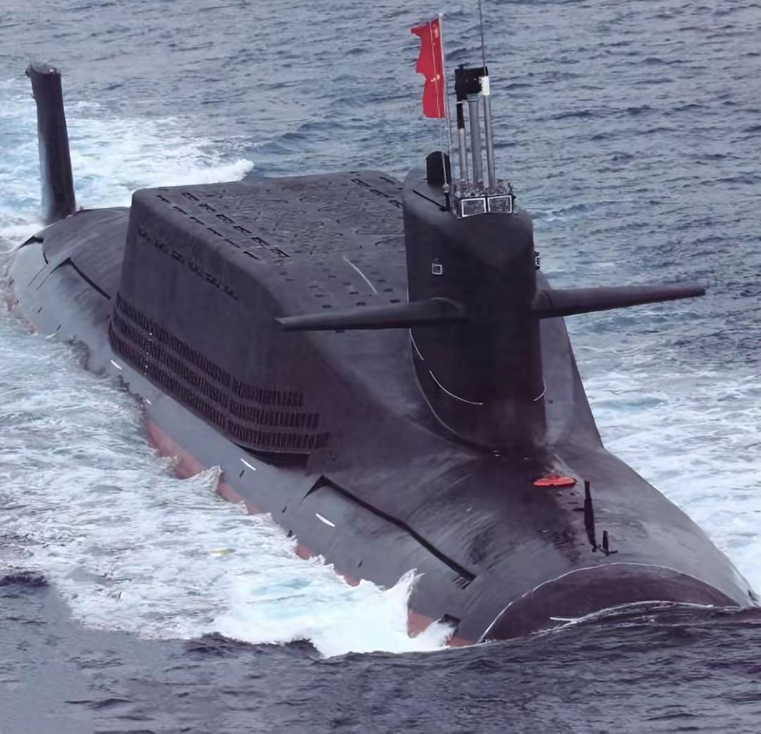 中国096战略核潜艇终于藏不住了，全网都说它能干翻美国俄亥俄、碾压俄罗斯北风之神
