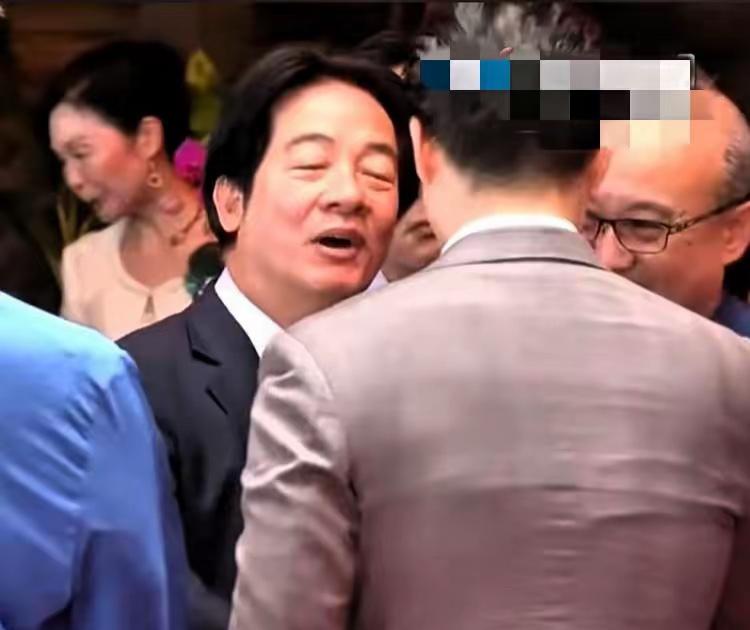 赖清德今天在指南宫纯阳宝殿孚佑帝君成道周年大典上，当着神仙的面，突然把矛头对准一