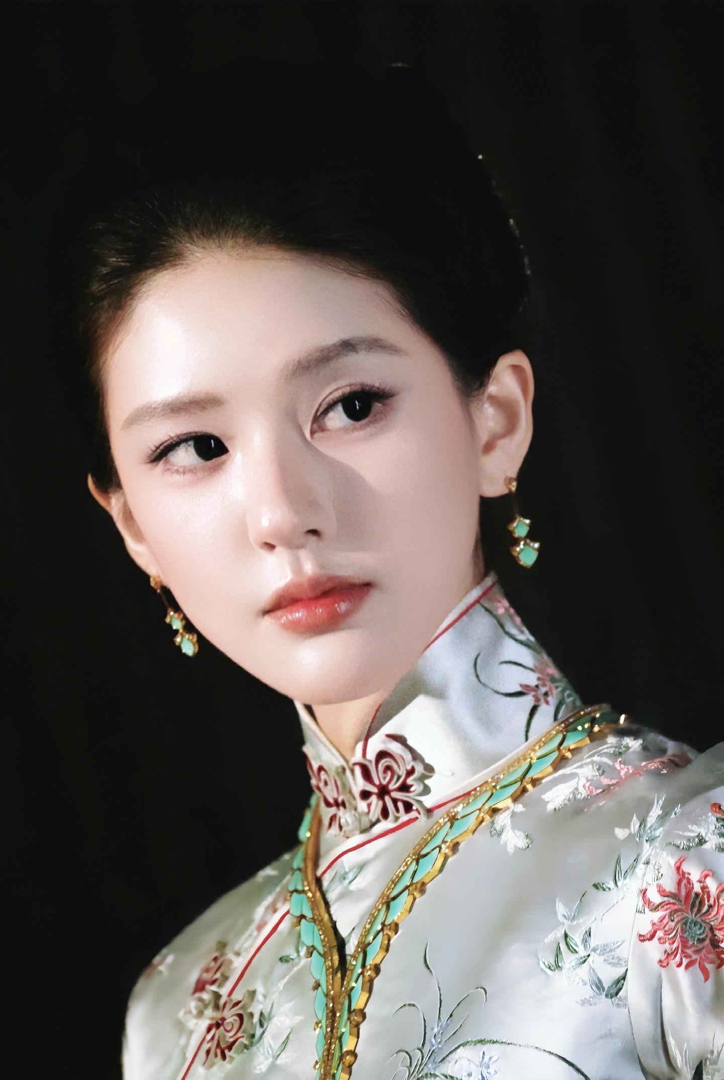 眉眼含幽