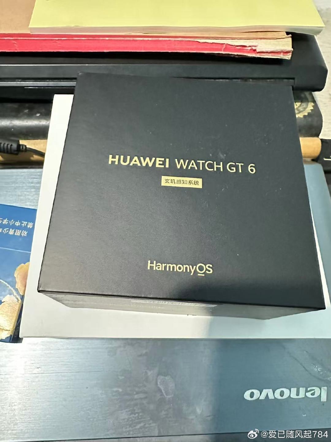 手表买的时候2100现在1500手机买的时候1.4现在10500更别提钢化膜还有手机壳了旗舰店价格没