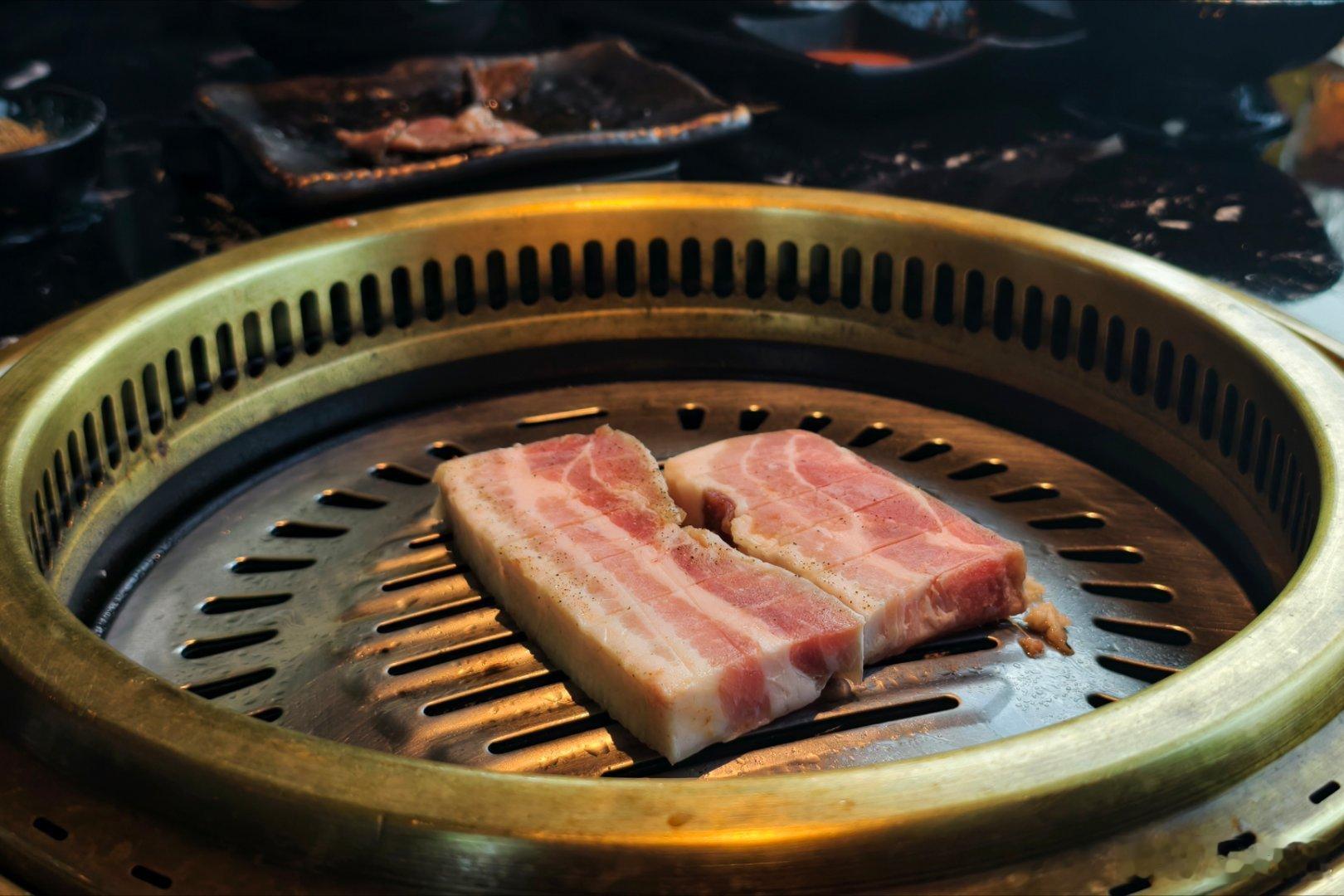 周末来万象城逛一逛，打卡这家日式烤肉，炭围口味：这家的味道挺好，生意也