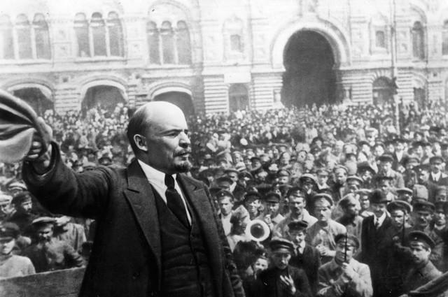 苏联为什么强大，说一个很直观的东西。苏联解体后是分成15个国家。而这15个国家现