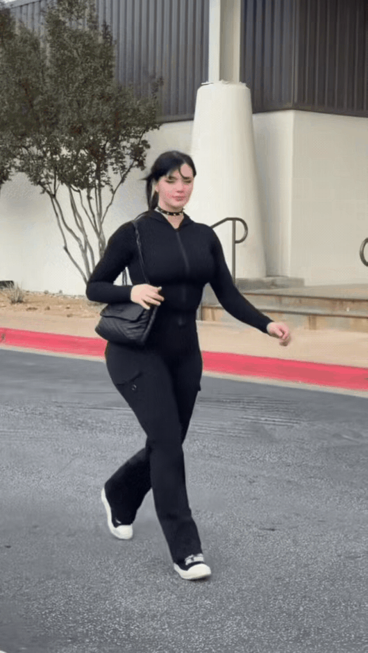 欧美女孩的美和东方美风格不一样