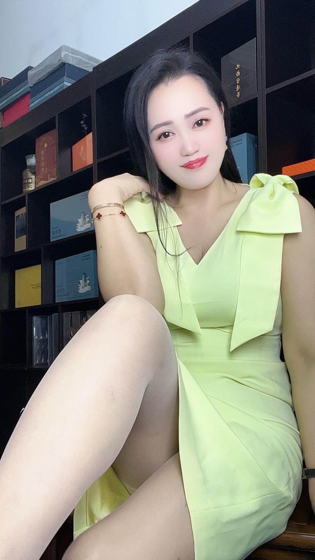 黄色包裙适合阿姨不？