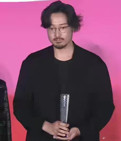 果不其然影帝就是王传君白百合应该早就知道结果了，所以才没有参加的那句“还能够这样