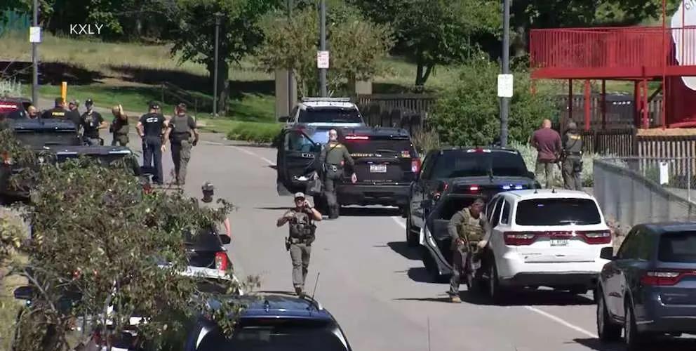 美国爱达荷州科达伦消防员在扑山火时遭遇枪杀，这事儿实在太抽象了！目前外媒披露最