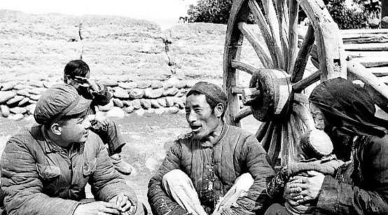 1946年，6000解放军被三万敌人包围，为了不泄露机密，旅长下令烧毁全部文件，