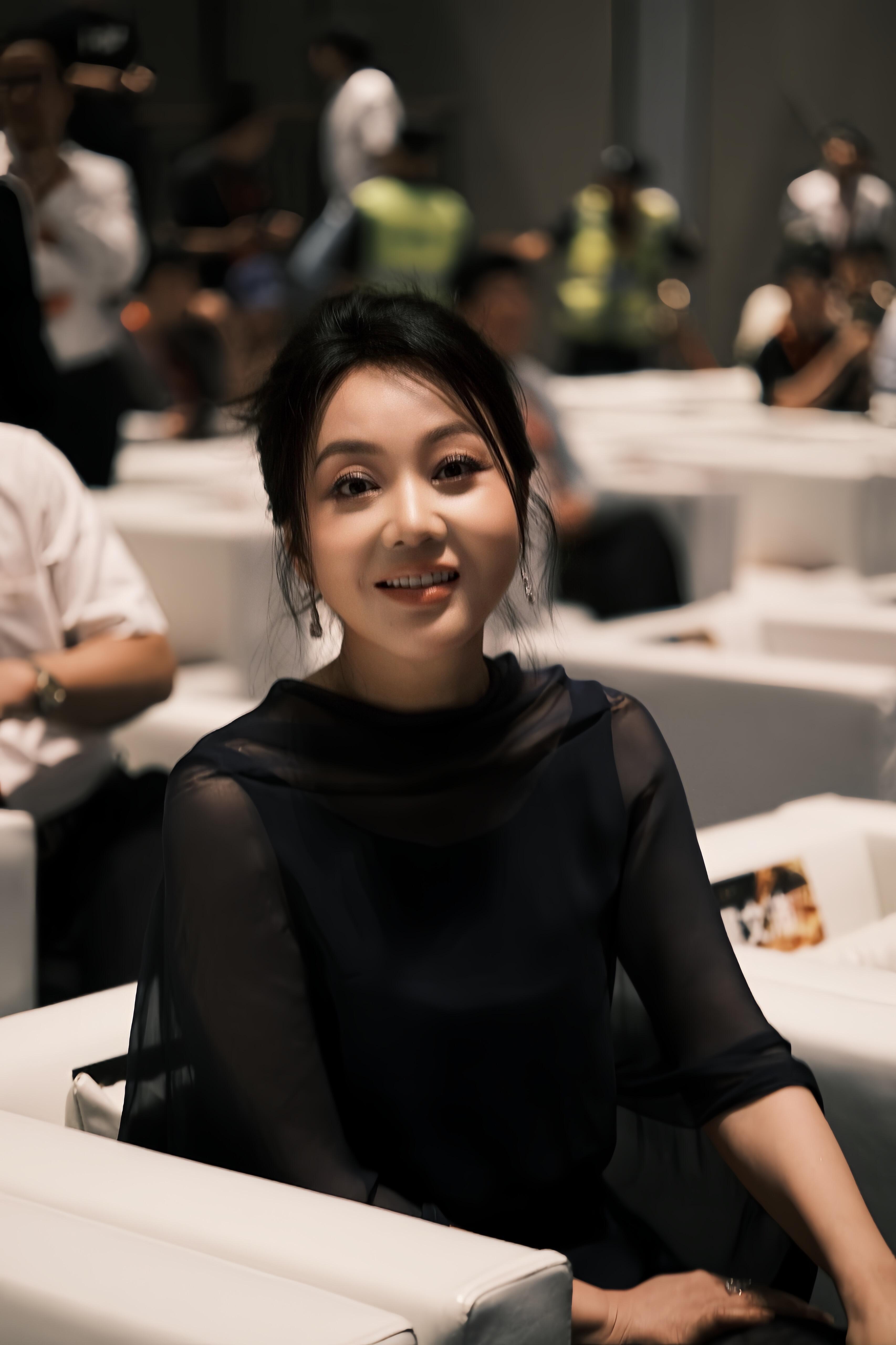 闫妮老师太美了​​​