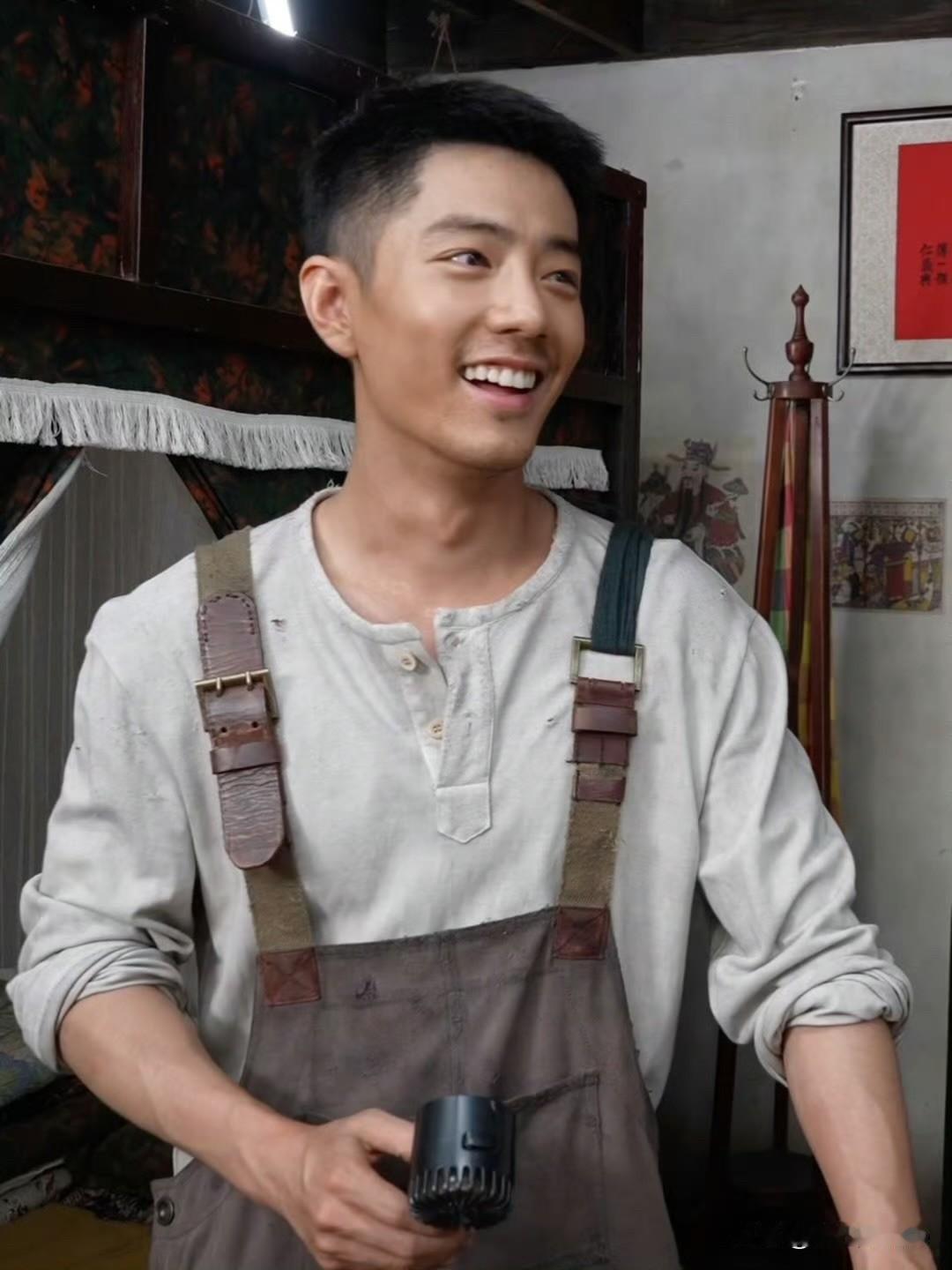 12月20日，你没看过的莫得闲版肖战！就算不熟悉肖战的人，看完动图，也能一眼看