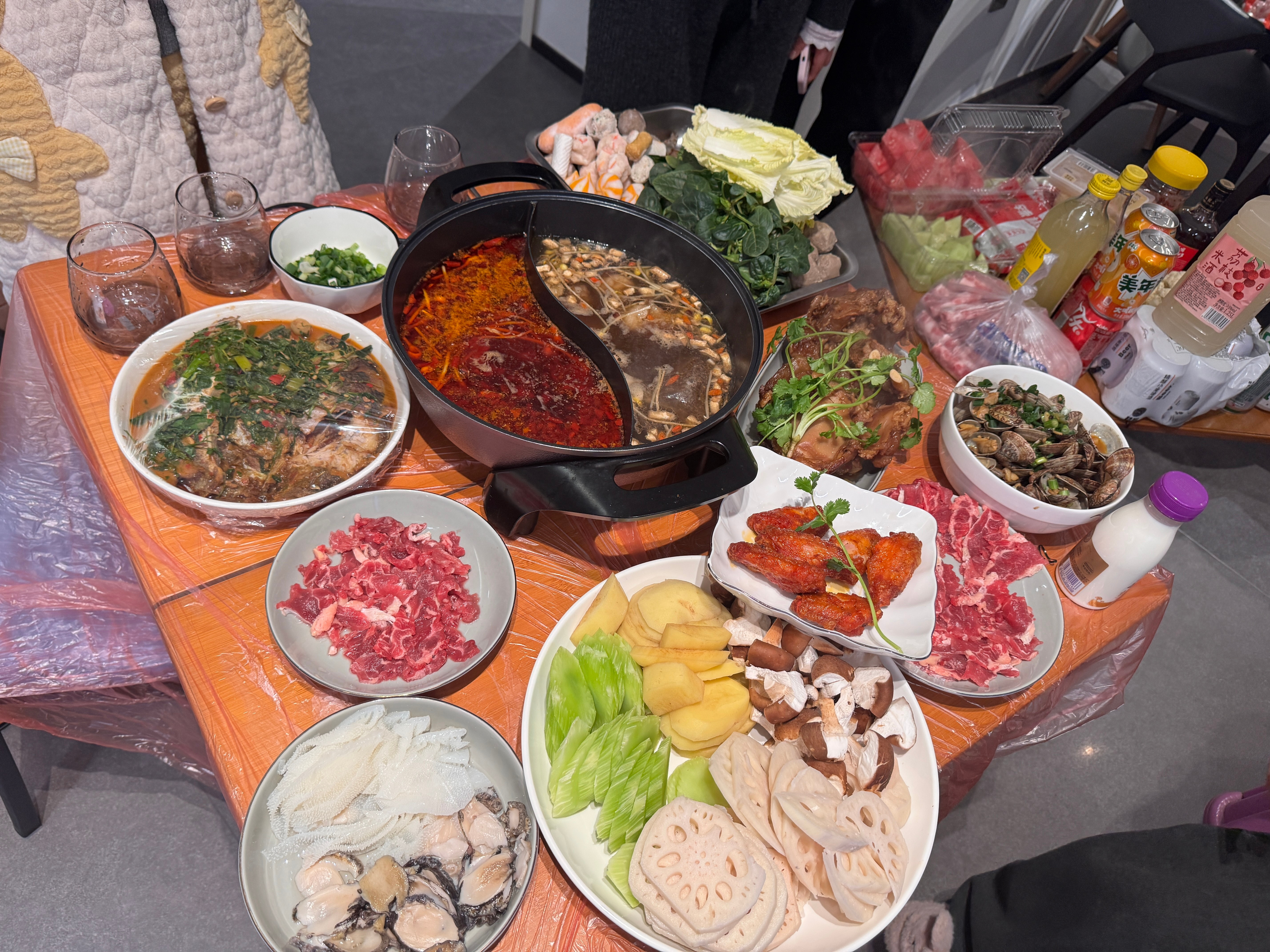 今晚吃饭肚子被笑破了