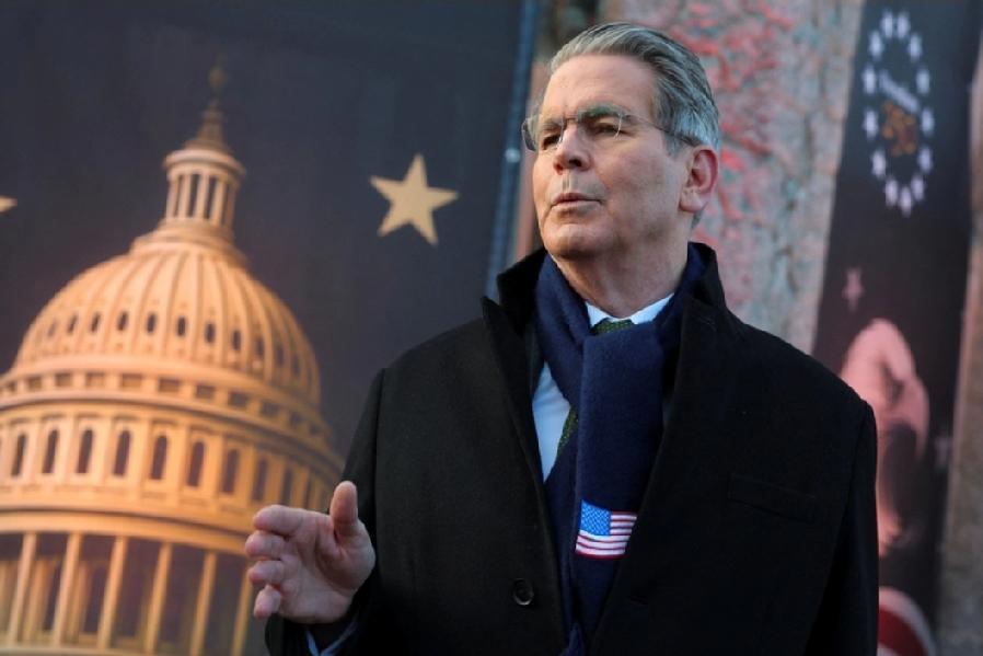 贝森特放狠话:马克龙别搞事！1月21日，彭博社报道:“法国总统办公室周三发表