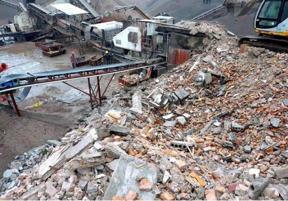 一年回收1亿吨，美国为何越来越喜欢回收我国废弃混凝土，它们用这些要做什么？一起来