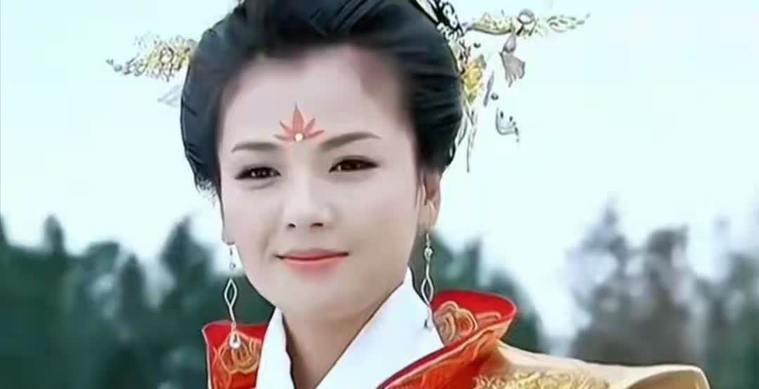 外表是仙女，私下里却是“老酒鬼”的5位女明星，闫妮出人意料
