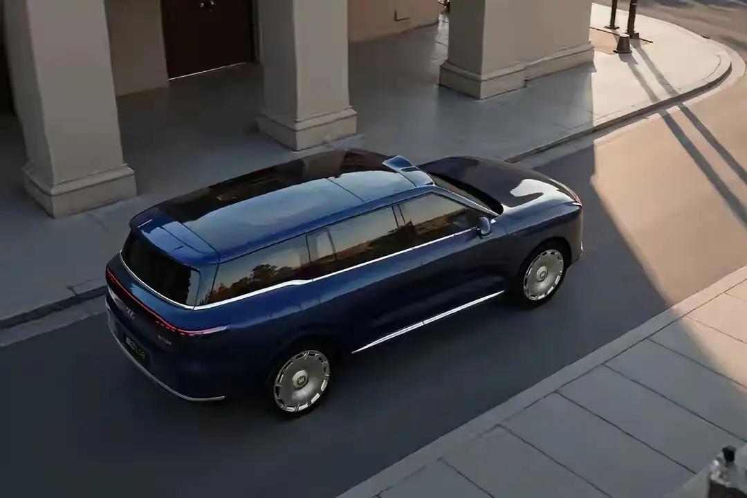 中国新势力车，智己汽车必占一席之地。智己汽车是由上汽集团、张江高科和阿里巴巴