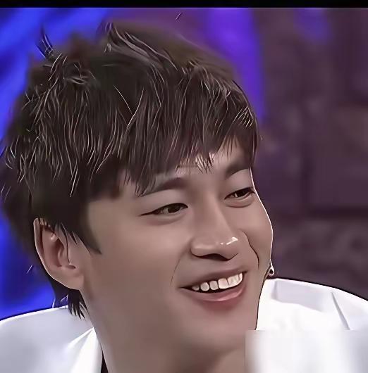 刷到何润东和李依晓那段旧事，当年拍《楚汉传奇》，两人演夫妻。李依晓入戏深，宣