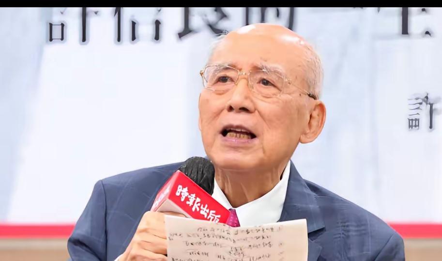 国民党主席郑丽文今天（3日）下午拜会前主席吴伯雄，获得伯公肯定与支持。郑丽文强调