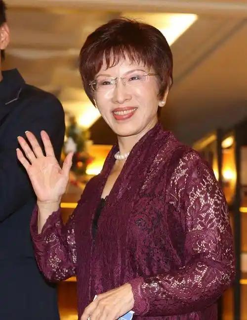 台湾人是不是中国人？洪秀柱的回答太精彩了，台下瞬间没了反对声台湾人是不是中