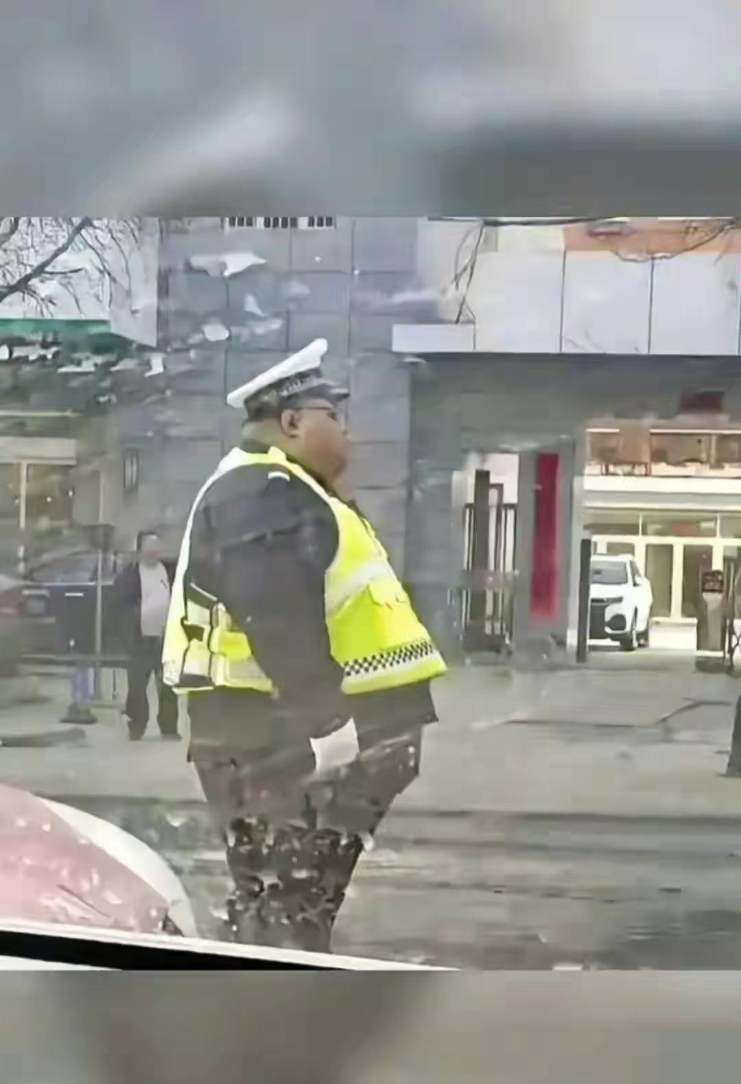 你身边有“讨吃”的同事吗？我们单位有一个同事，他家是周边县城的，通过考公务员来