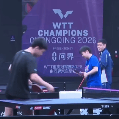 3.14日，莎莎又调皮了，模仿别人像是在跳舞，和coco斗嘴“吵架”，超级可爱。