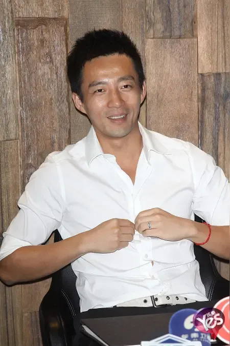 看看<em>林青霞</em>的鞋柜，再看看大S生前的鞋柜，发现很不一样。大S的鞋跟朝外，<em>林青霞</em>的